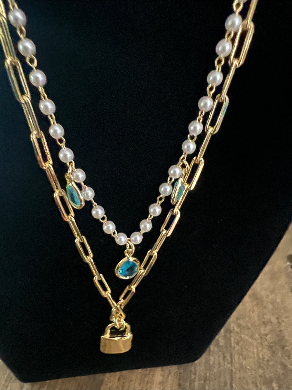 786. NWT PRETTY BIRD Tarnish-Proof Faux Pearl Gold Necklace w/Teardrops, Padlock